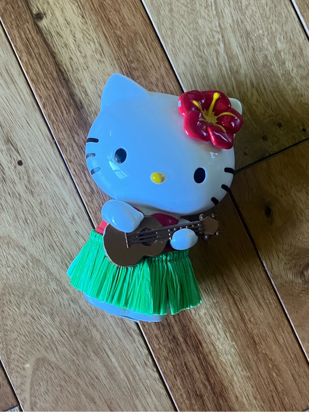 Hello Kitty Hula Dancer
